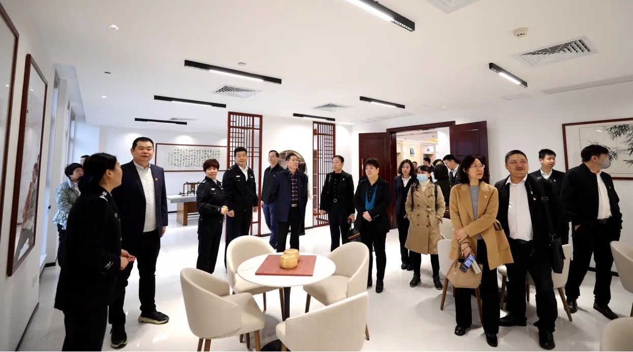 【党建共建】海口农商银行机构业务部党支部与海南省社保服务中心联合开展主题党日活动