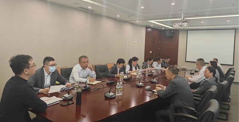 海南农商银行总行风险管理部党支部开展党建与业务融合发展讨论会暨部门周例会，加快推动风险管理和不良处置年度工作圆满收官