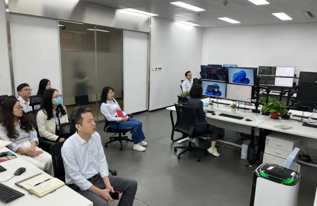 【主题党日】海南农商银行总行金融市场部党支部开展“学两会精神，强责任担当”主题党日活动