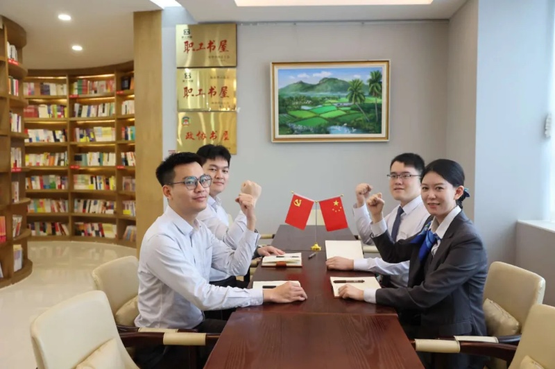 海南农商银行：以青春之力浇灌文明实践之花