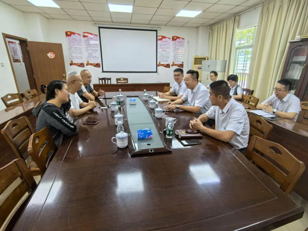 保亭支行：加强银企对话共商不良化解策略