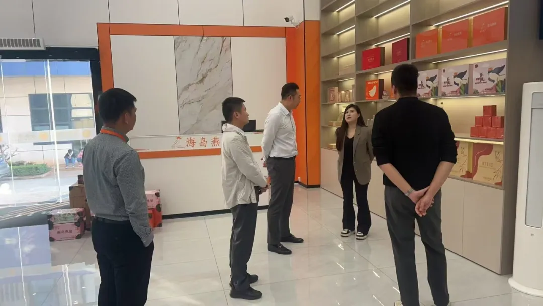 保亭支行：深耕主业促发展 实干担当谱新篇