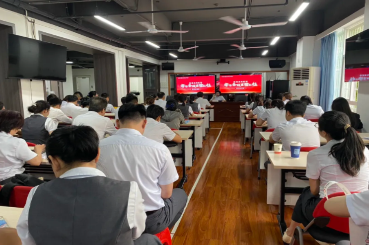 三亚支行零售条线直营队伍集约化培训赋能队伍提效能