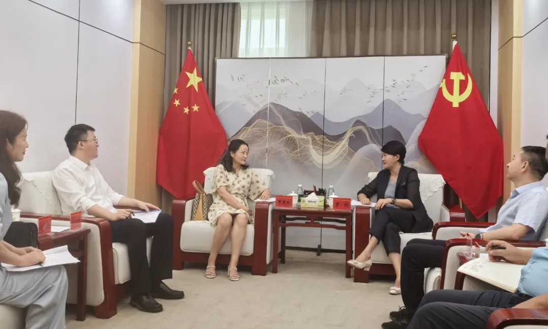 邹燕玲到陵水调研走访