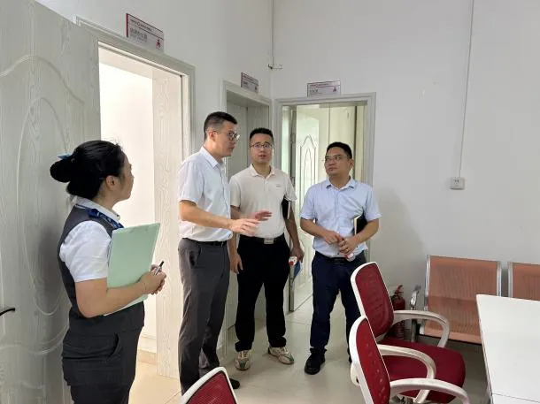 保亭金融监管支局到保亭支行调研指导