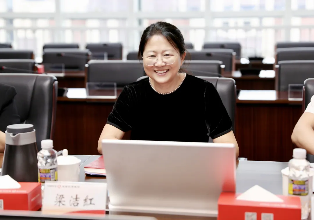 梁洁红到海南农商银行调研指导工作
