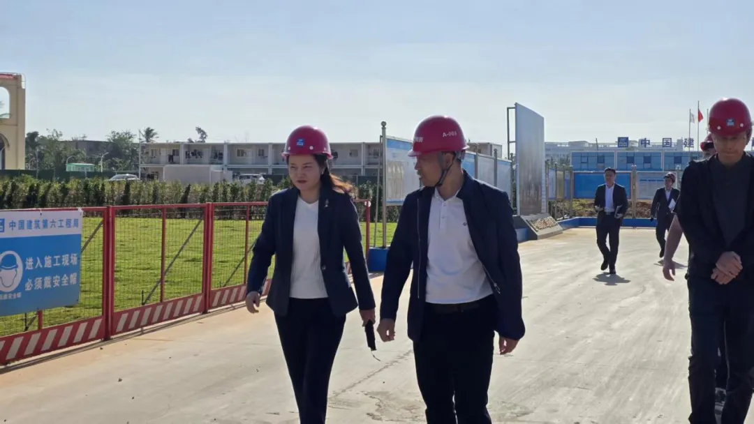 邹燕玲到文昌支行宣讲党的二十届四中全会精神