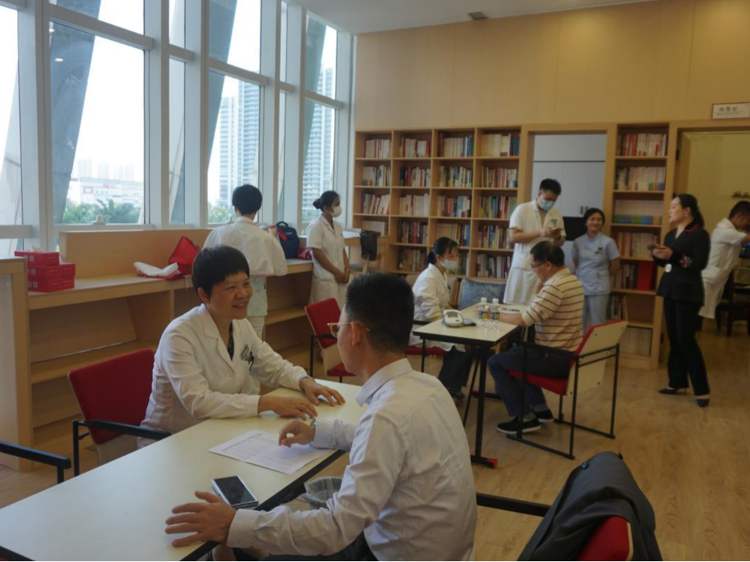 海南农商银行总行机关工会举办肩颈疼痛康复讲座及现场诊疗活动