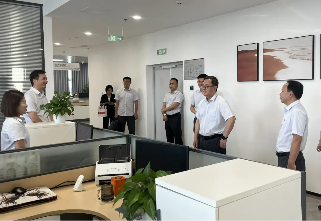 总行领导到基层调研督导树立和践行正确政绩观学习教育开展情况(一) 总行领导到基层调研督导树立和践行正确政绩观学习教育开展情况(一)