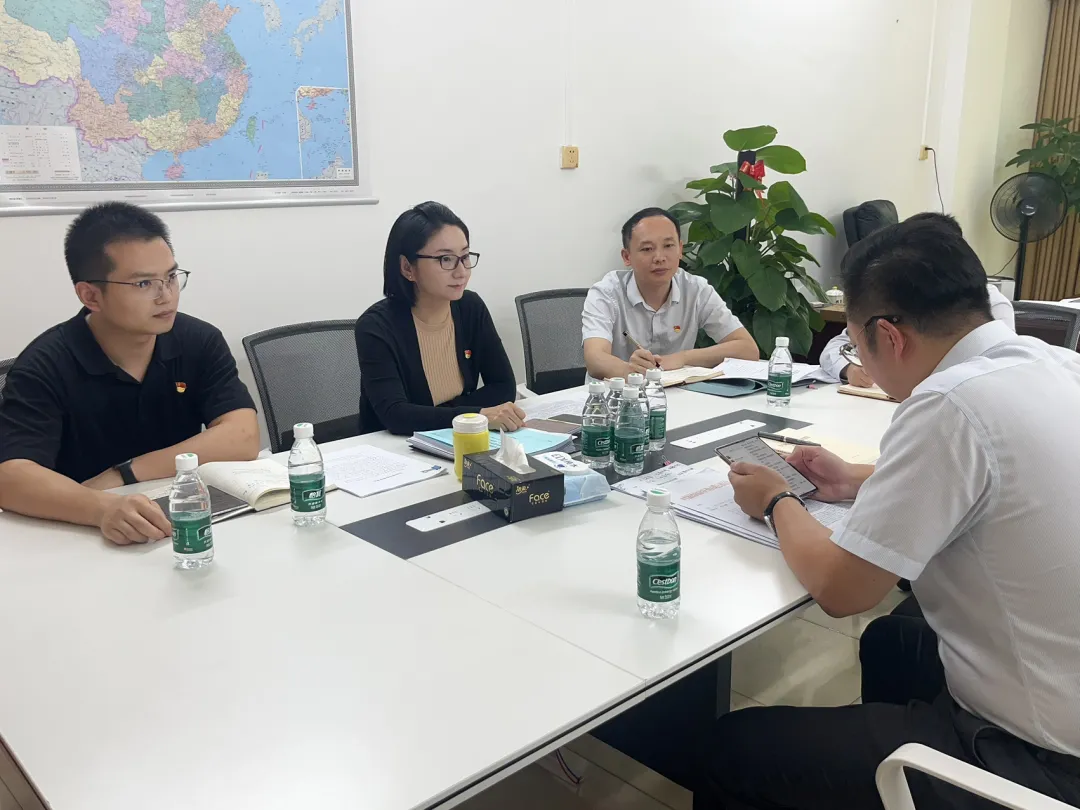 总行领导到基层调研督导树立和践行正确政绩观学习教育开展情况(二) 总行领导到基层调研督导树立和践行正确政绩观学习教育开展情况(二)