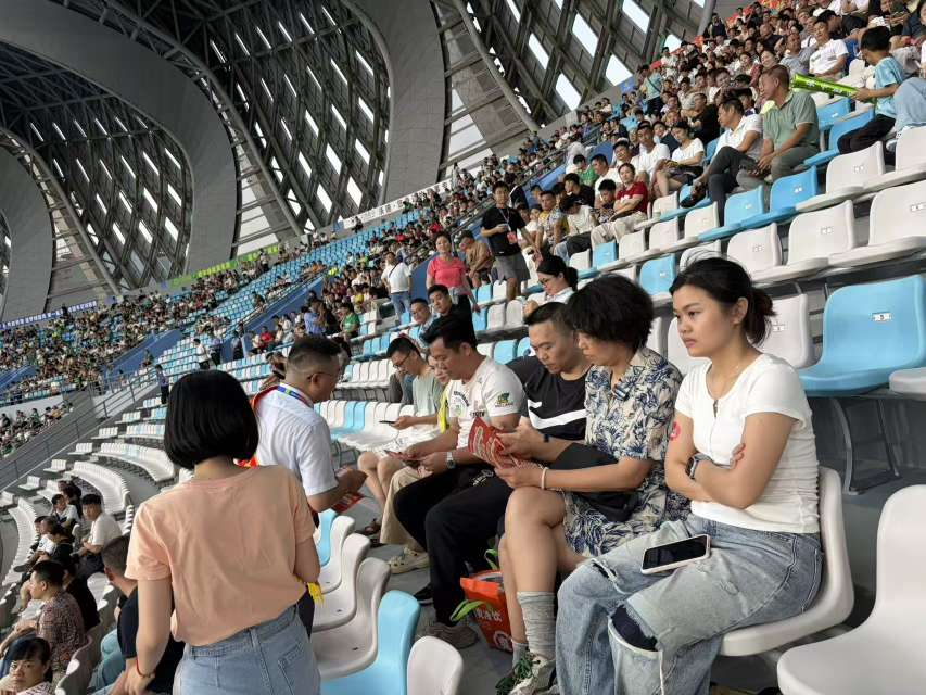 琼海支行倾情护航海南省城市足球联赛决赛