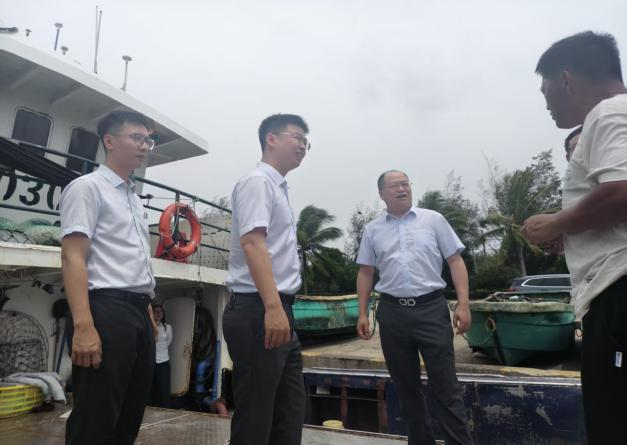 冯浩昆在琼海支行调研督导树立和践行正确政绩观学习教育开展情况 冯浩昆在琼海支行调研督导树立和践行正确政绩观学习教育开展情况