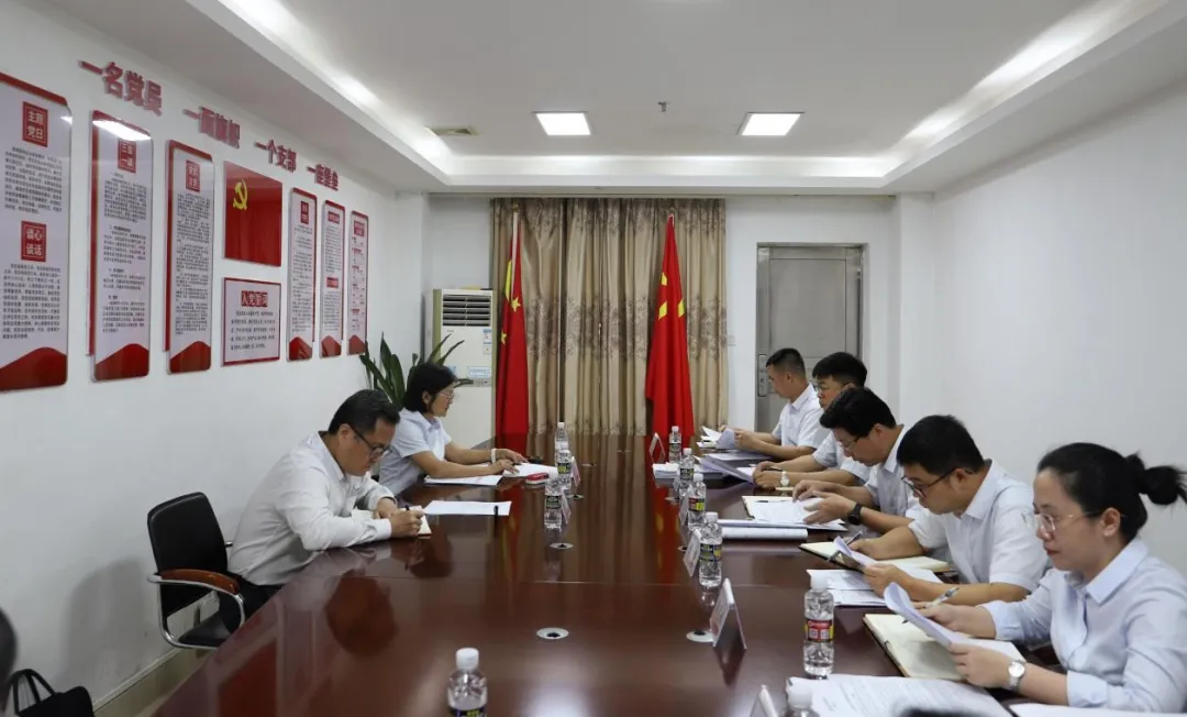 李晓刚到琼海支行调研 李晓刚到琼海支行调研