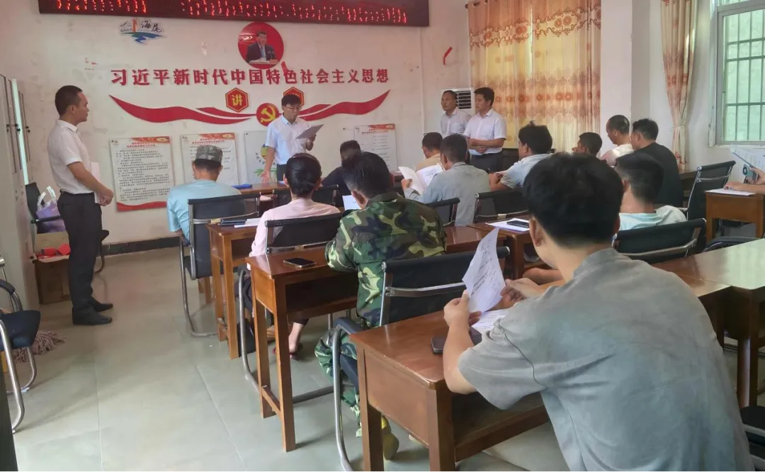 昌江支行将渔船贷服务送到渔民“家门口” 昌江支行将渔船贷服务送到渔民“家门口”