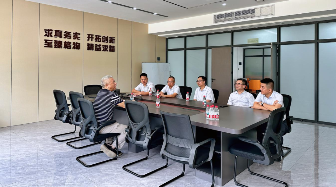 黄亮到琼中开展国庆节前慰问及企业调研 黄亮到琼中开展国庆节前慰问及企业调研
